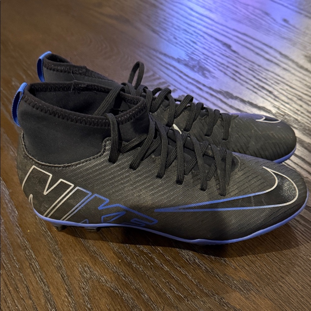 Nike Mercurial Superfly 10 soccer cleats size 6y
